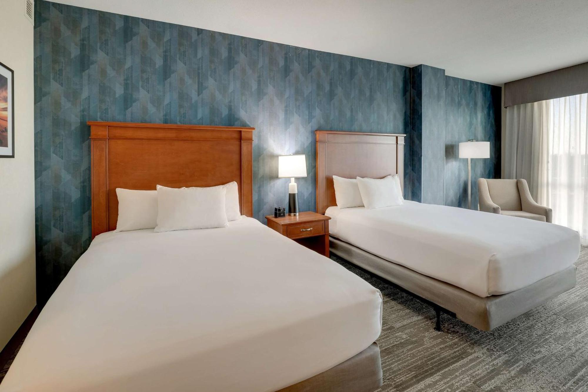 Drury Plaza Hotel Mt Vernon Маунт-Вернон Экстерьер фото