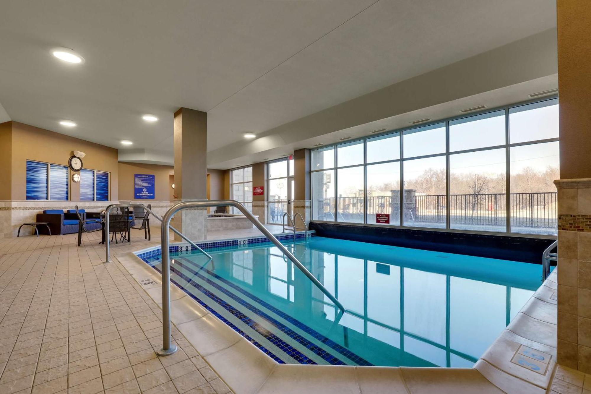 Drury Plaza Hotel Mt Vernon Маунт-Вернон Экстерьер фото